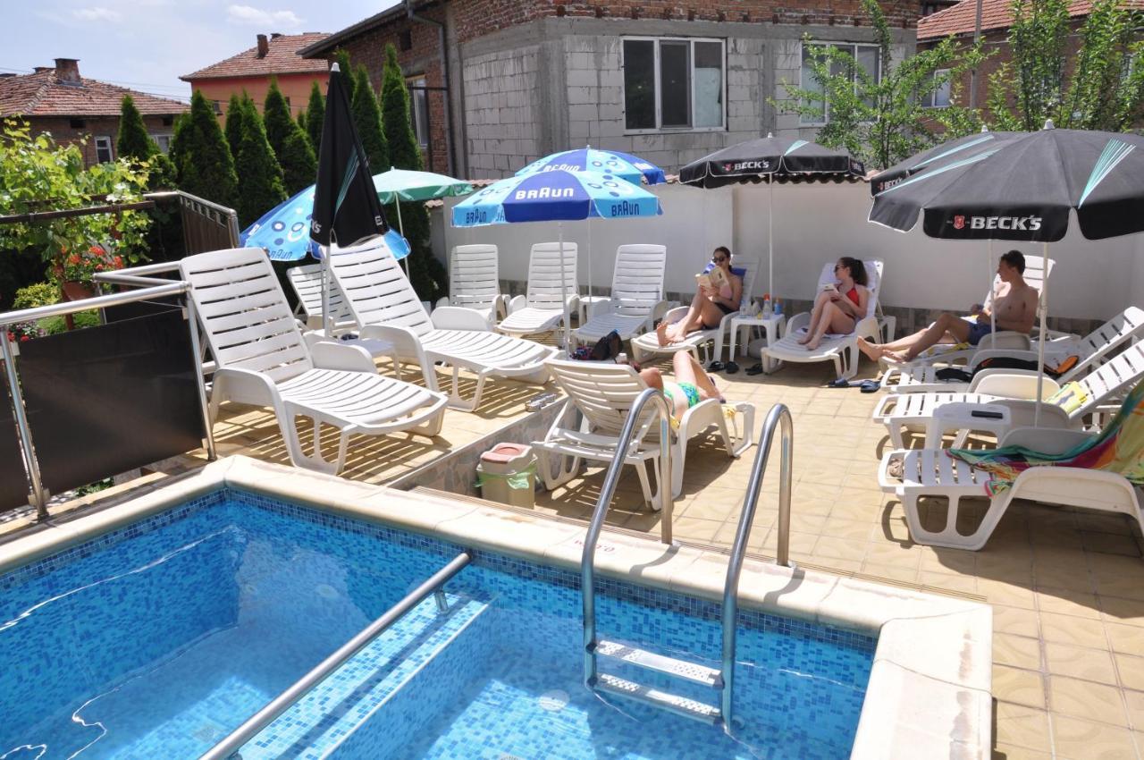 Family Hotel Dalia 벨린그래드 외부 사진