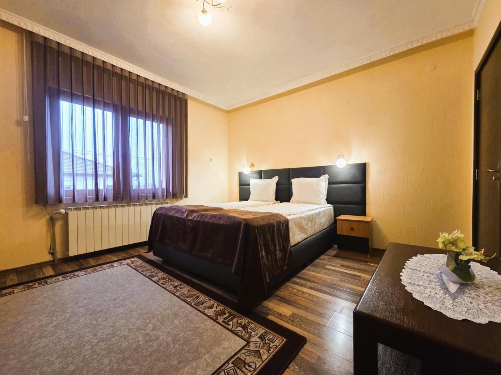 Family Hotel Dalia 벨린그래드 외부 사진