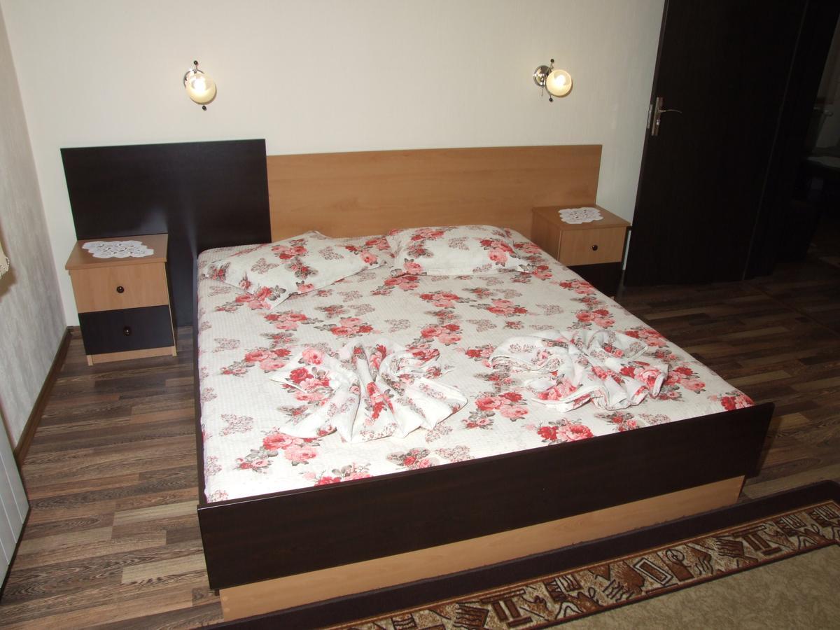 Family Hotel Dalia 벨린그래드 외부 사진