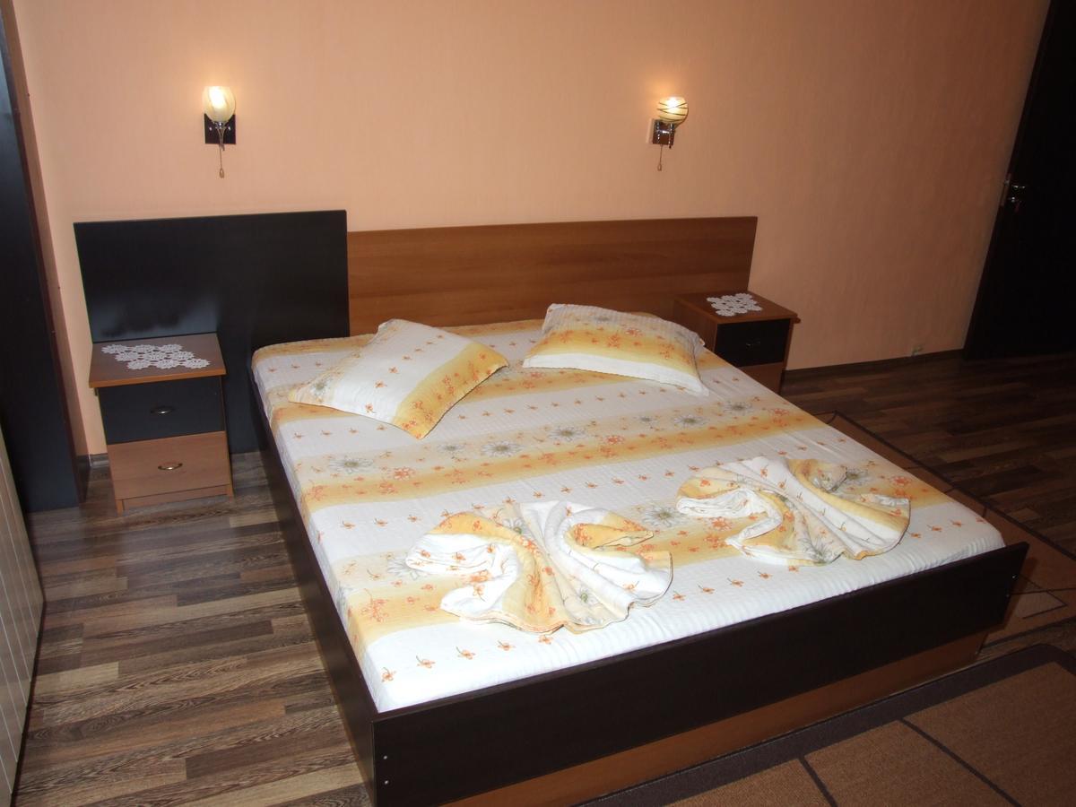 Family Hotel Dalia 벨린그래드 외부 사진