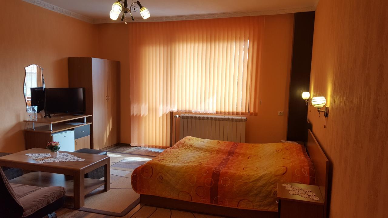 Family Hotel Dalia 벨린그래드 외부 사진