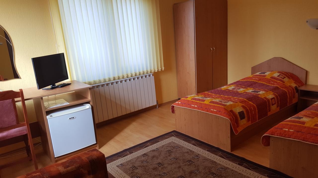 Family Hotel Dalia 벨린그래드 외부 사진